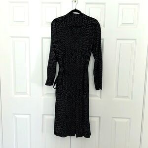 Uniqlo women’s long sleeve button dress. Polka dot. Size L